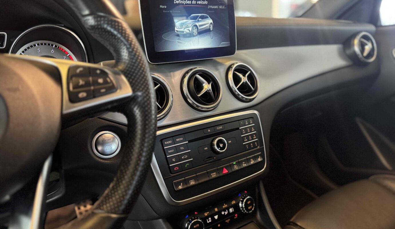 MERCEDES-BENZ GLA 250 2017