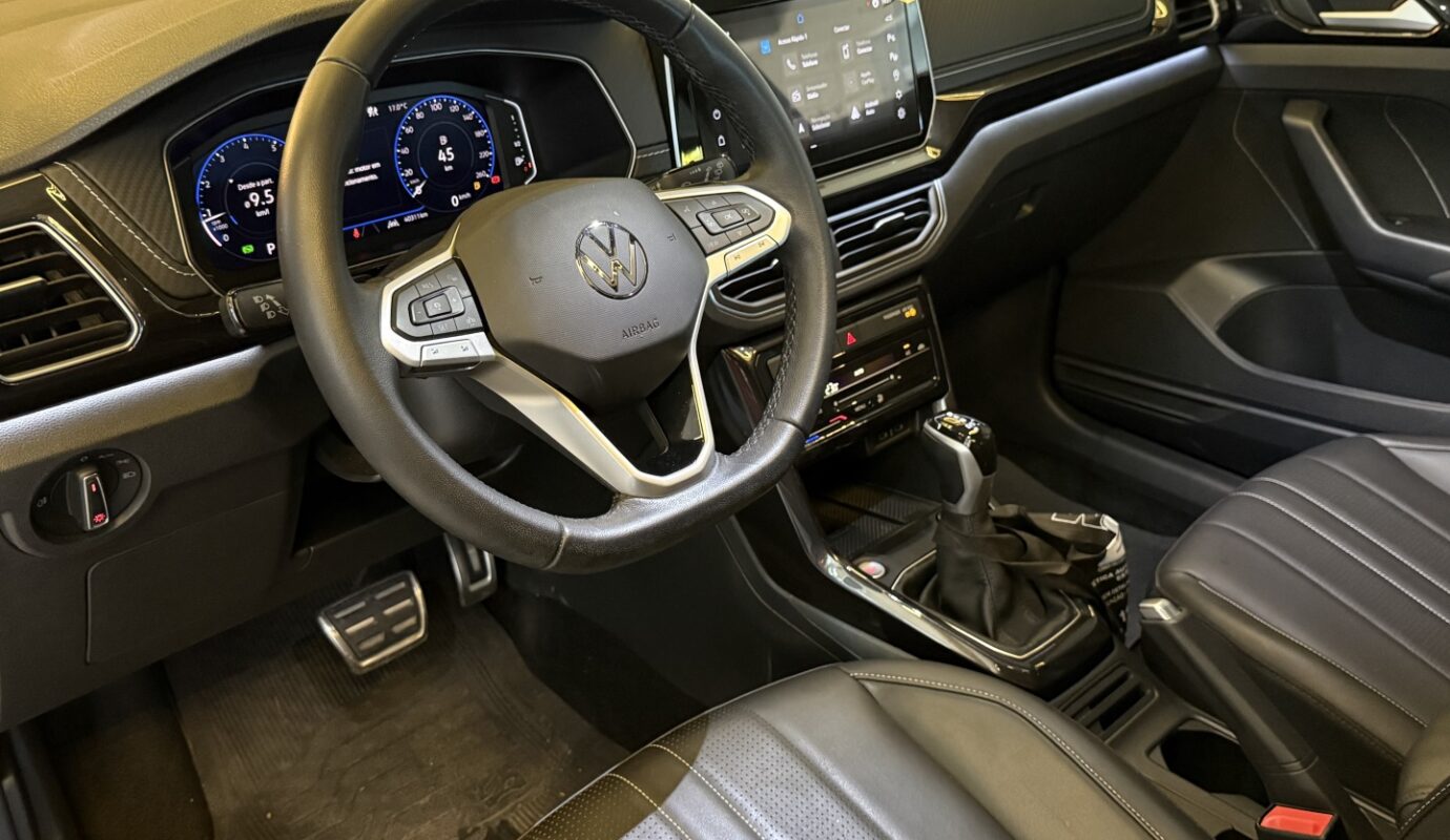 VOLKSWAGEN T-CROSS 2025