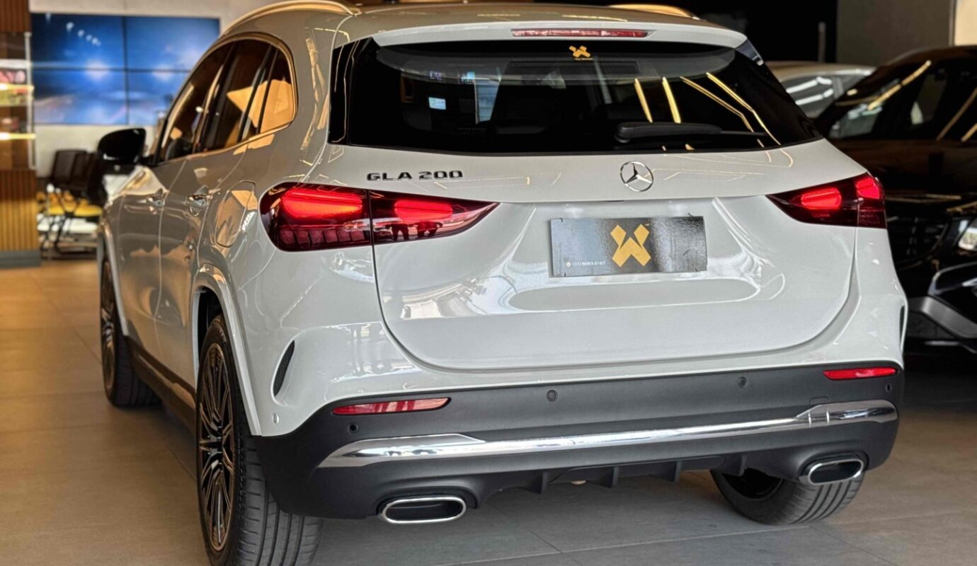 MERCEDES-BENZ GLA 200 2024