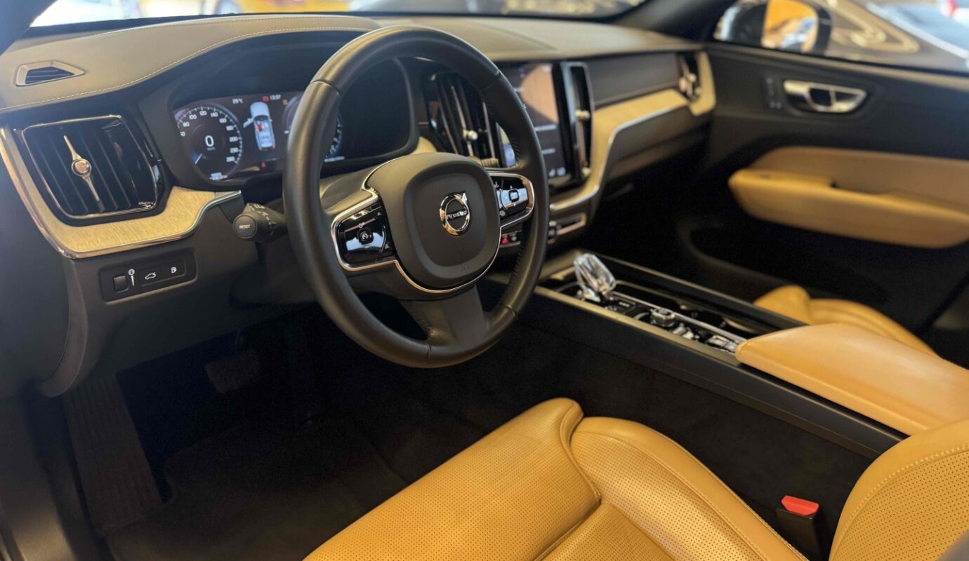 VOLVO XC60 2020