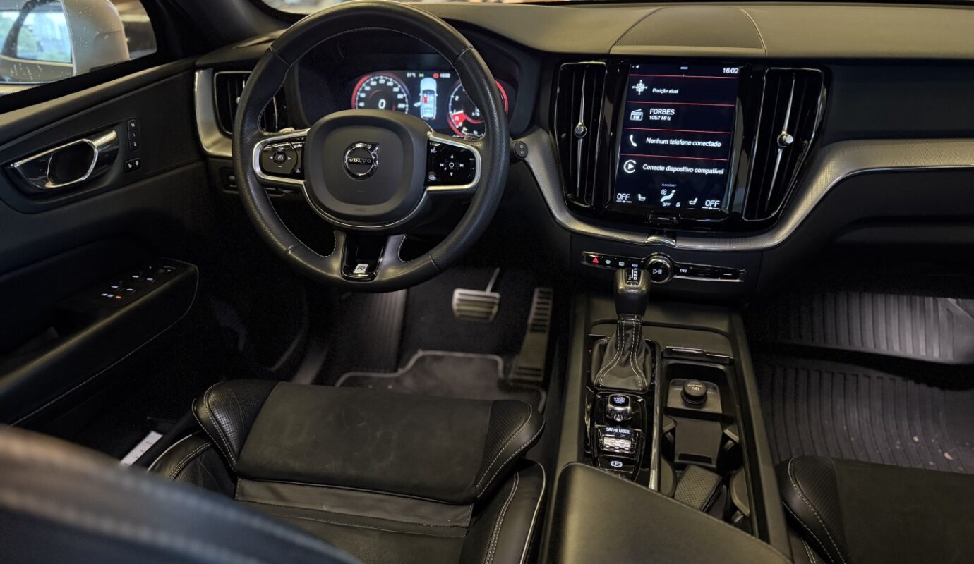 VOLVO XC60 2018
