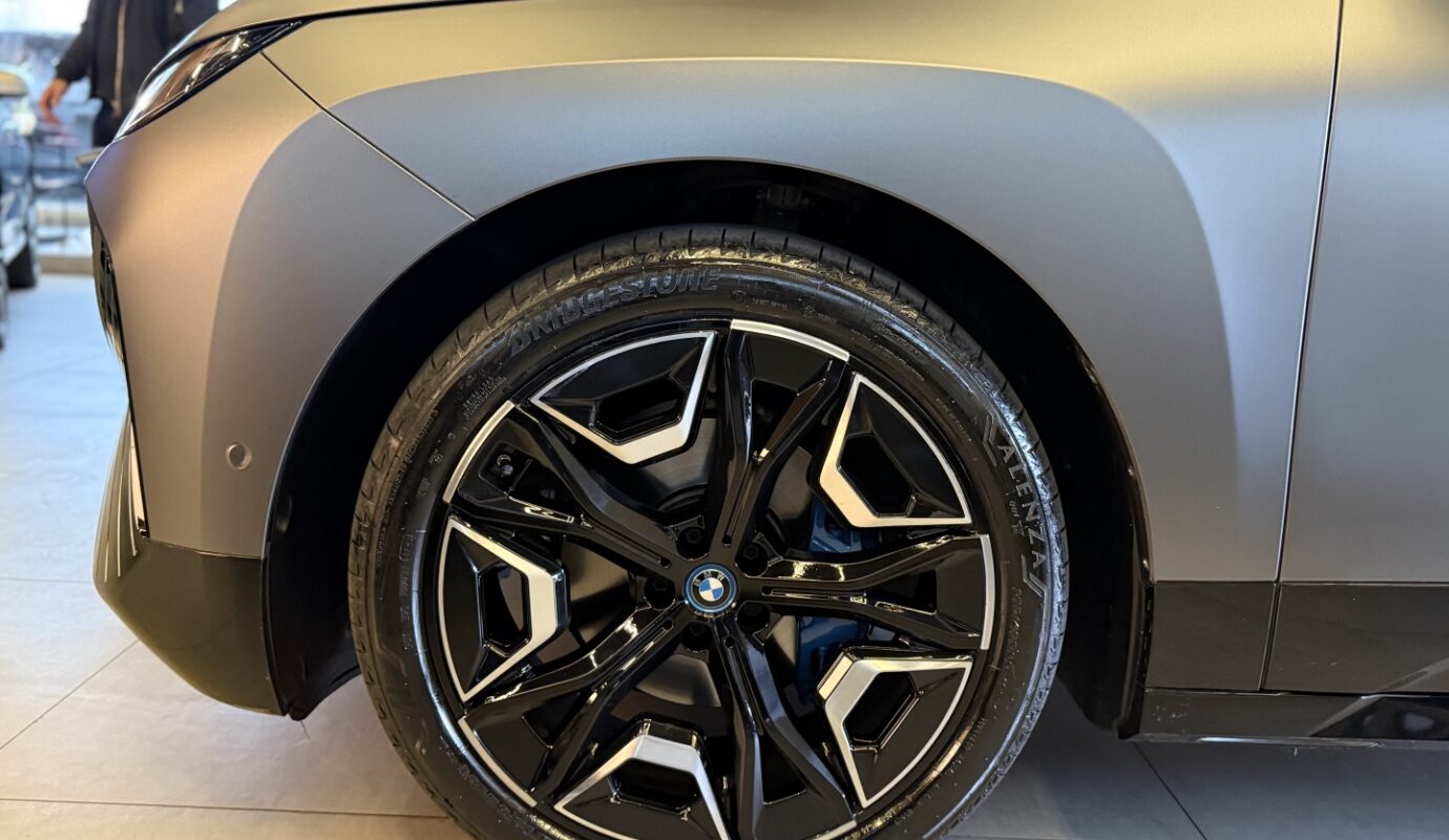 BMW iX 2023