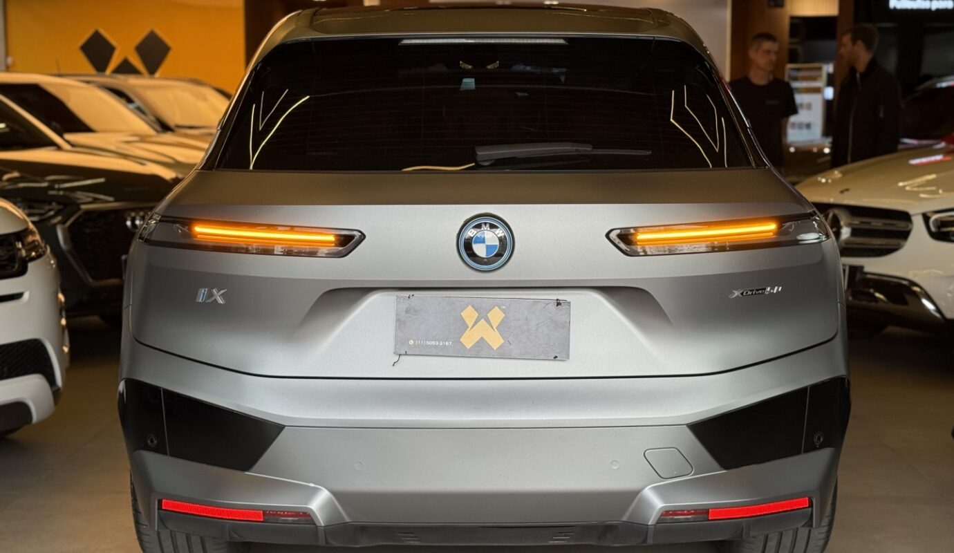 BMW iX 2023
