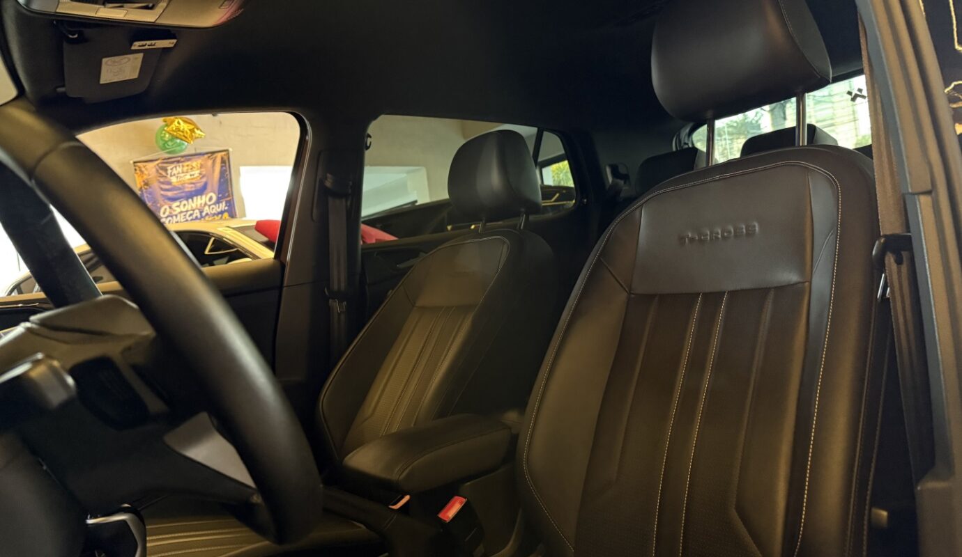 VOLKSWAGEN T-CROSS 2025