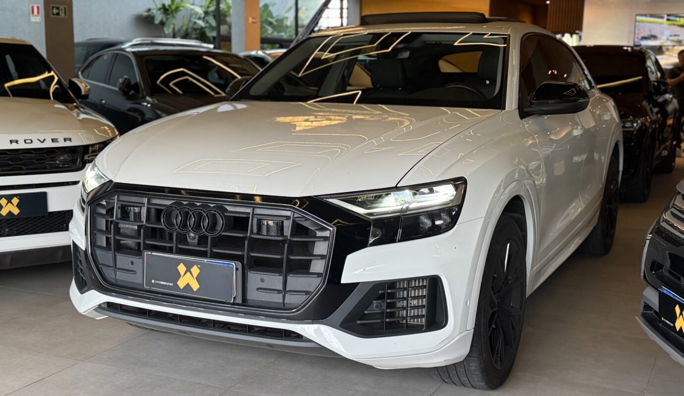 AUDI Q8 2021