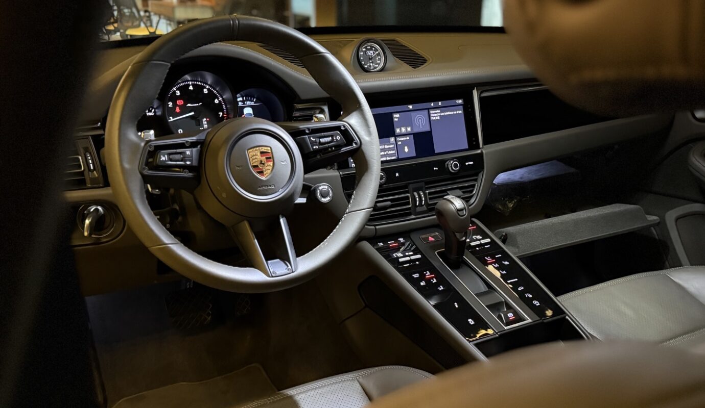 PORSCHE MACAN 2025