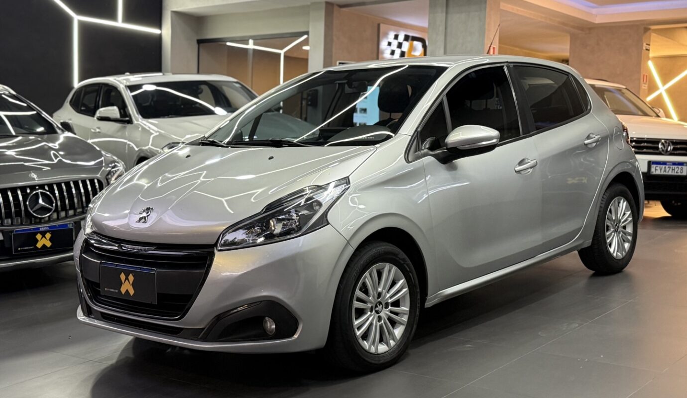 PEUGEOT 208 2020