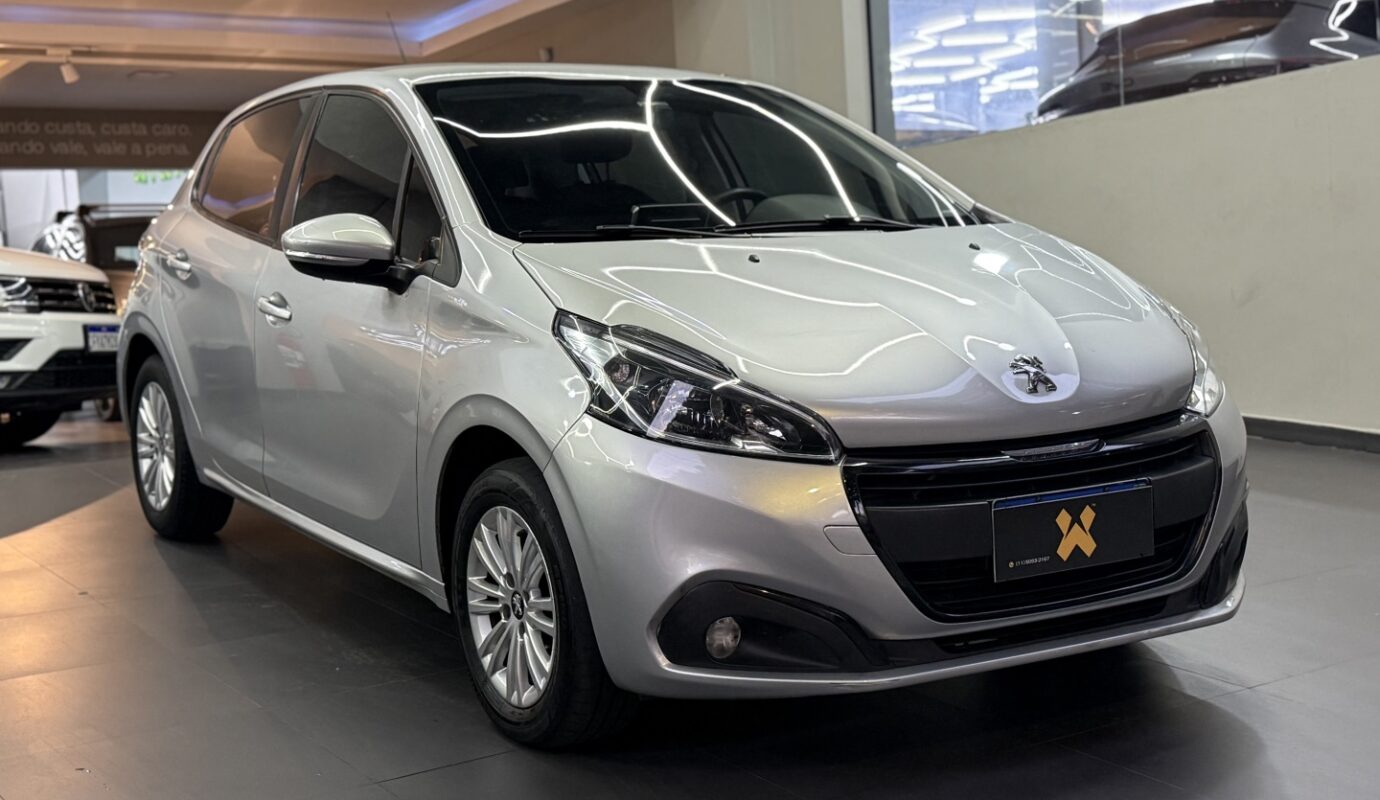 PEUGEOT 208 2020