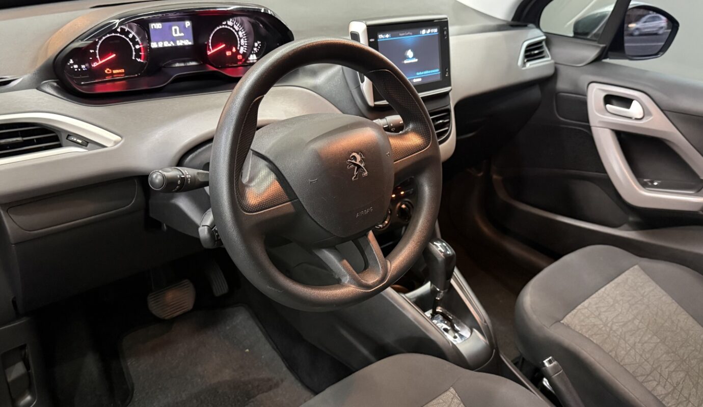 PEUGEOT 208 2020