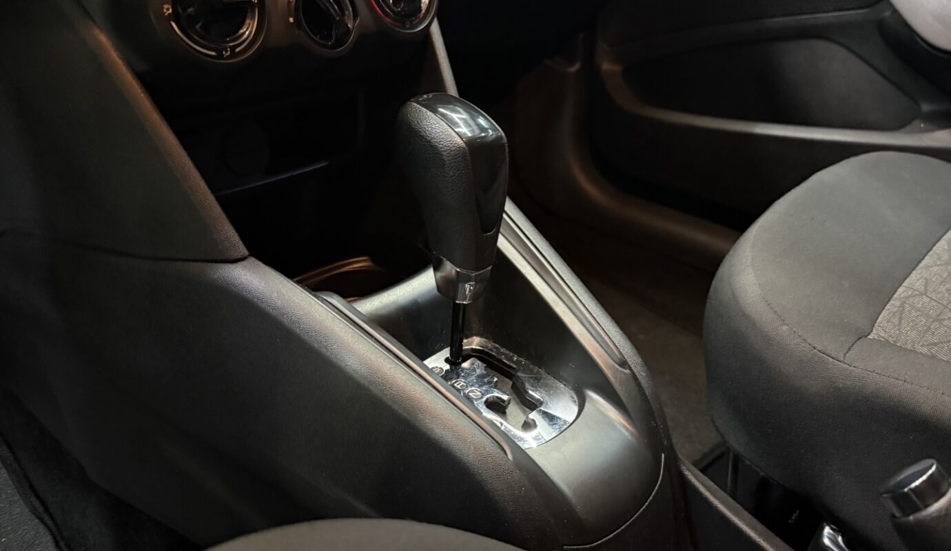 PEUGEOT 208 2020