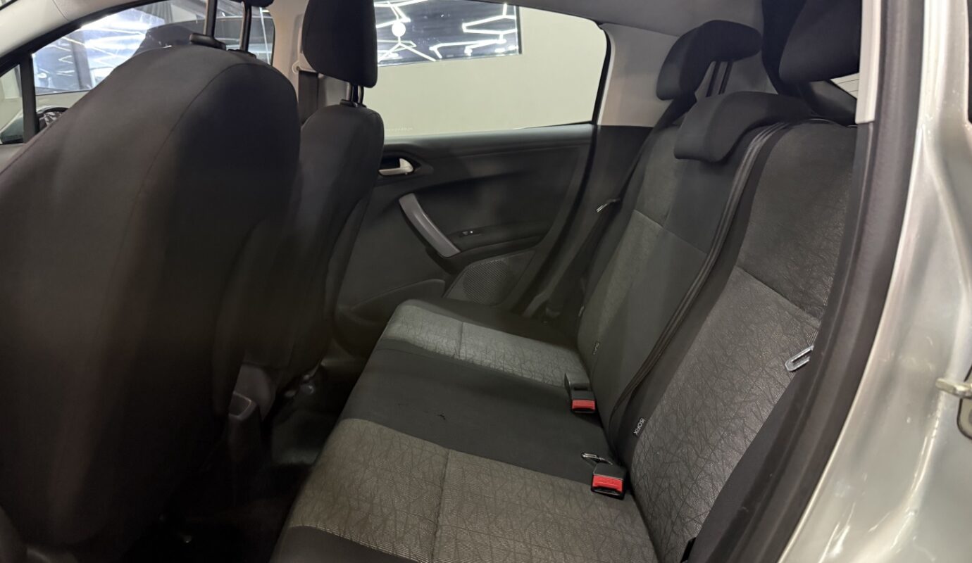 PEUGEOT 208 2020