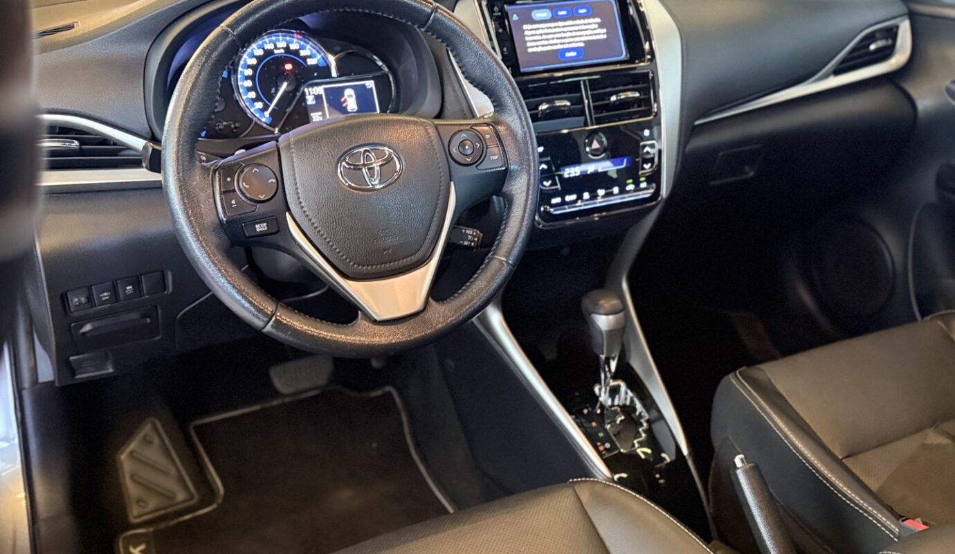 TOYOTA YARIS 2020