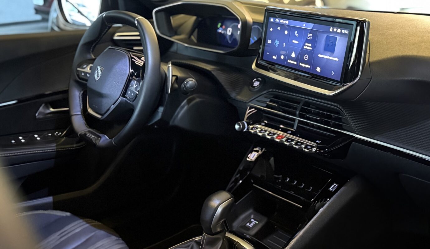 PEUGEOT 2008 2025