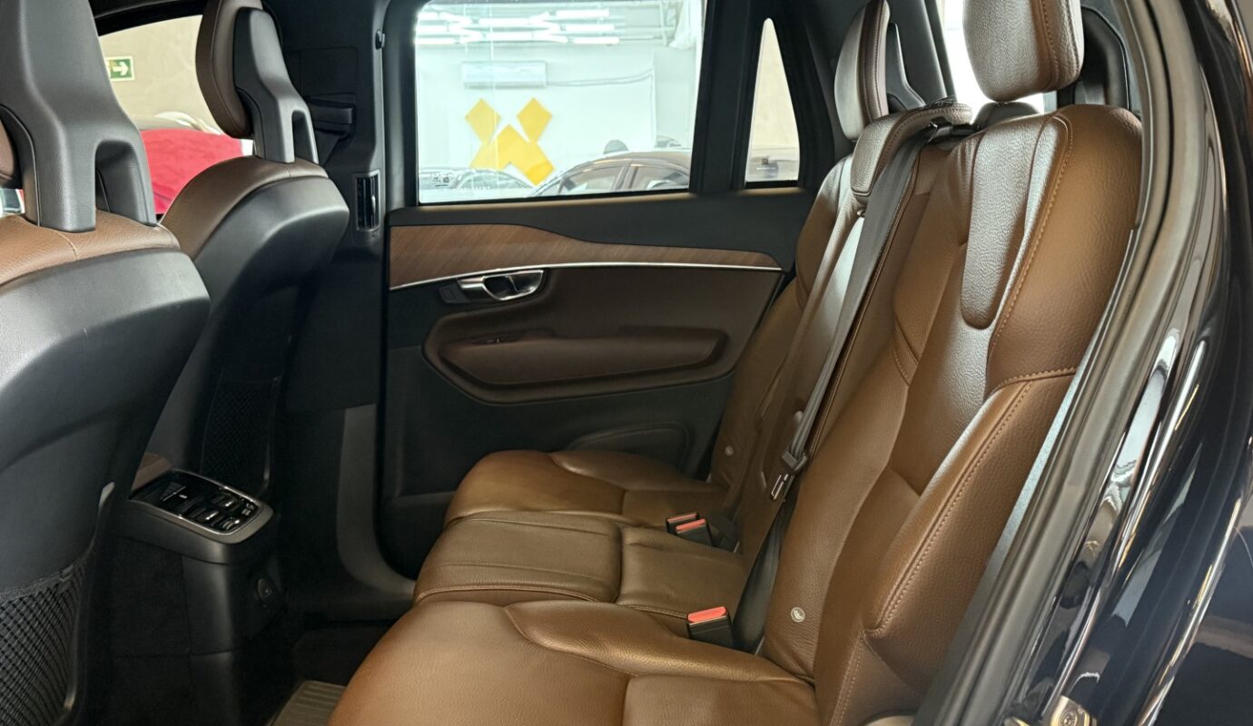 VOLVO XC90 2021