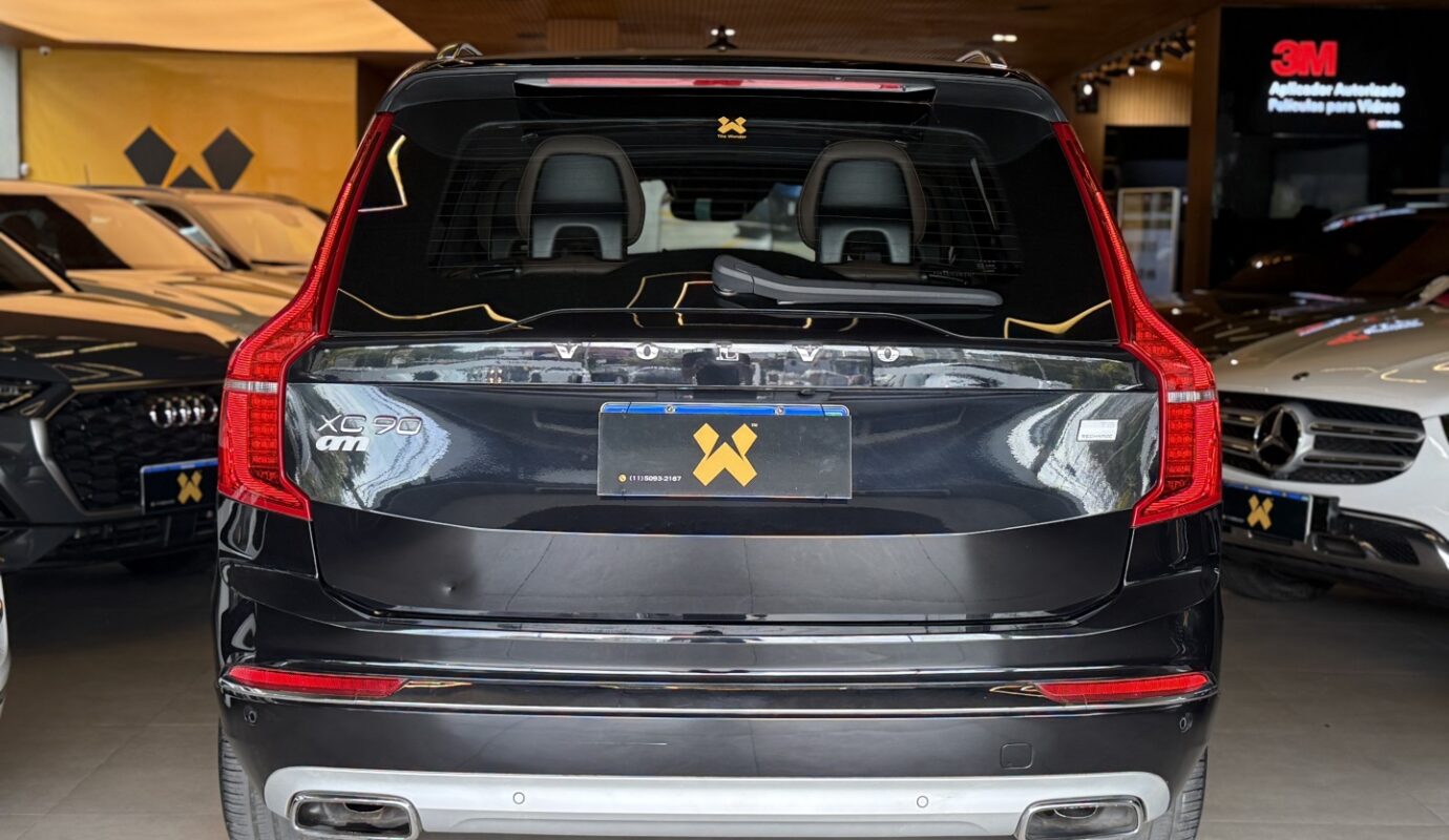VOLVO XC90 2021