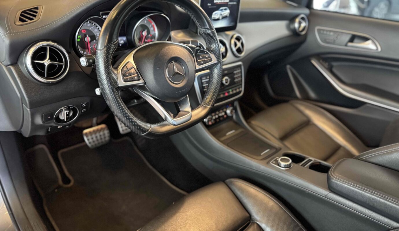 MERCEDES-BENZ GLA 250 2017