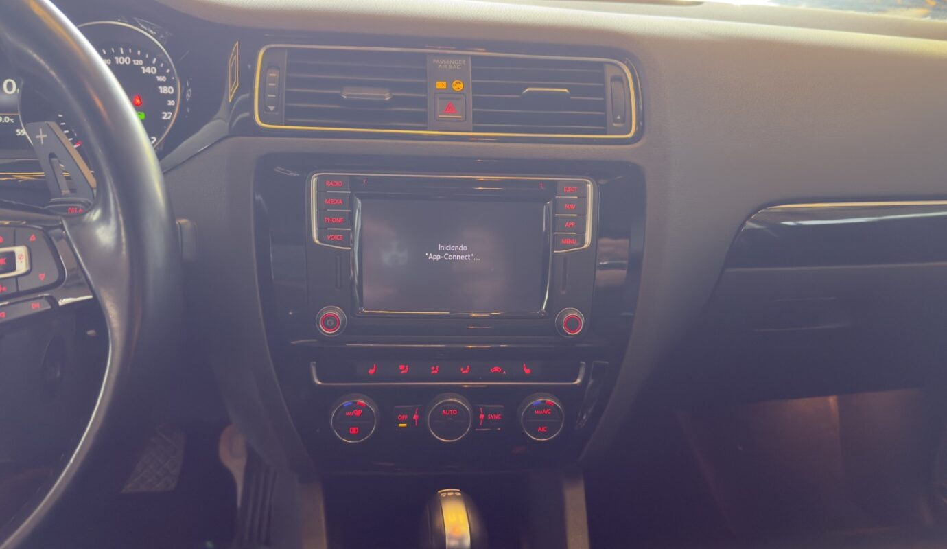 VOLKSWAGEN JETTA 2018